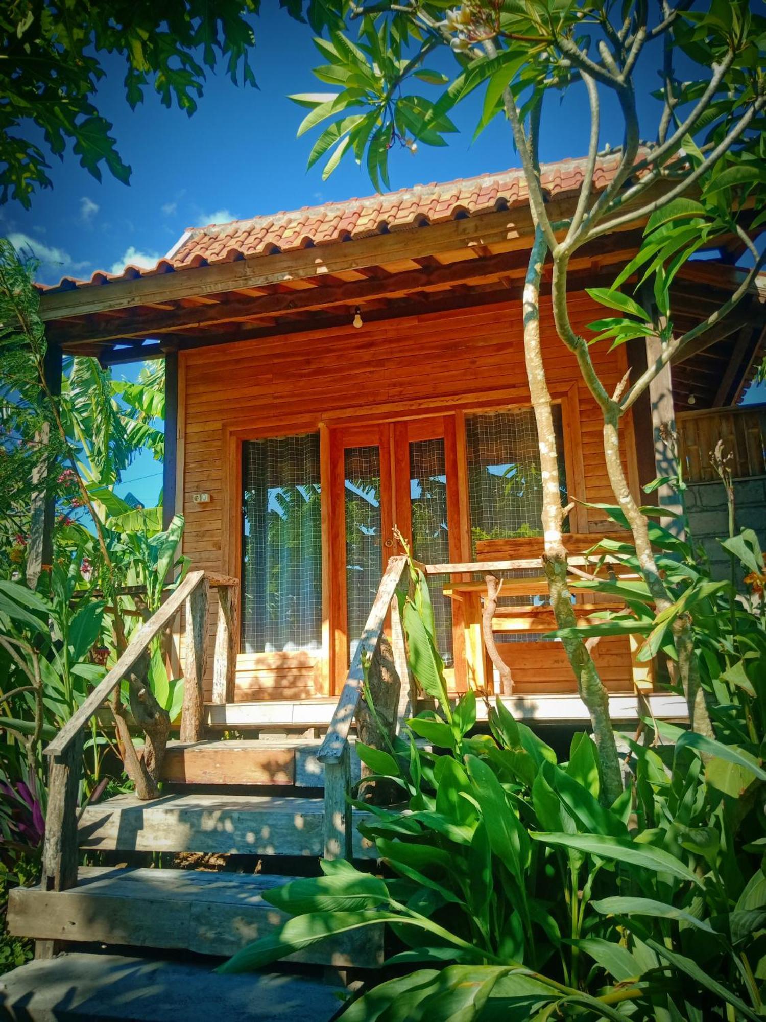 Umah Kayu 2-Menjangan Homestay Banyuwedang Zewnętrze zdjęcie