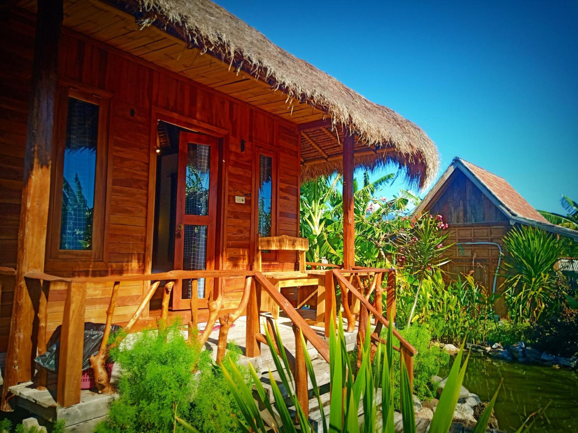 Umah Kayu 2-Menjangan Homestay Banyuwedang Zewnętrze zdjęcie
